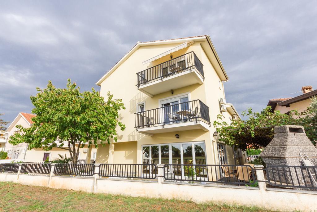 Apartments And Rooms Michaela Fažana Szoba fotó