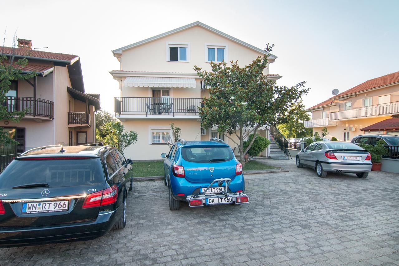 Apartments And Rooms Michaela Fažana Kültér fotó